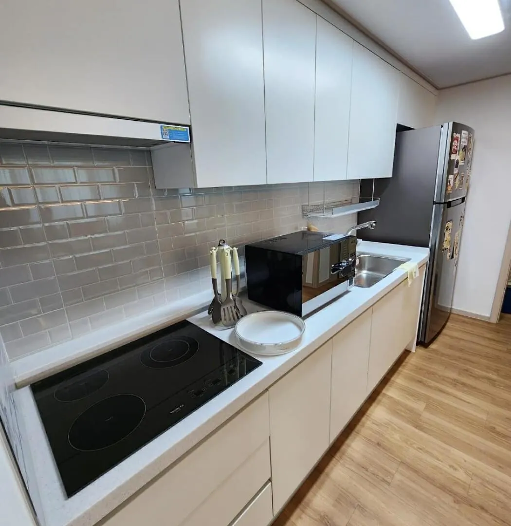Mid-Century Staycation In Seul Apartamento